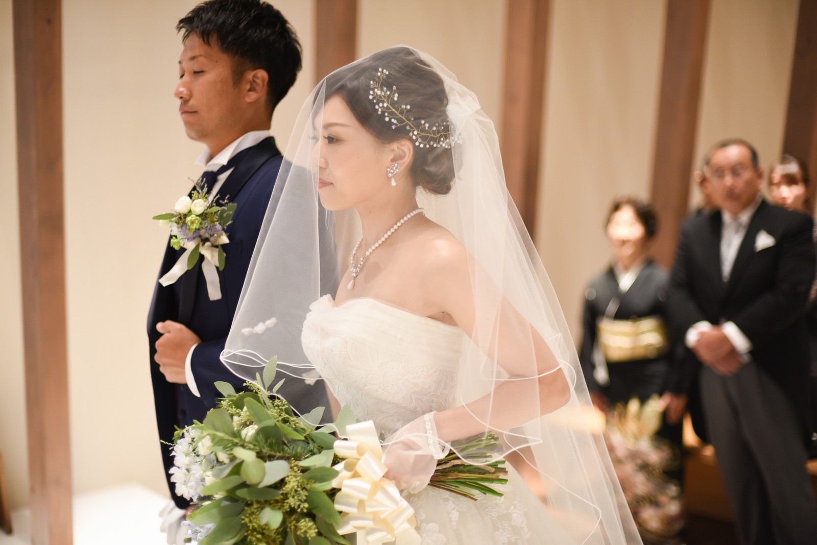 香川県高松市の結婚式場アナザースタイルのチャペルでの入場シーン